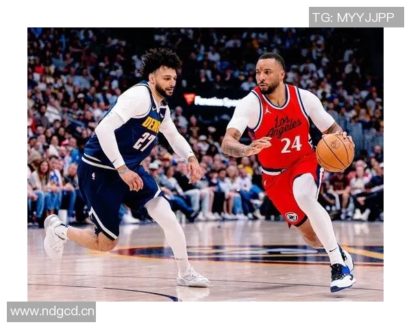 浓眉强调团队配合的重要性呼吁多传导球以创造更多得分机会