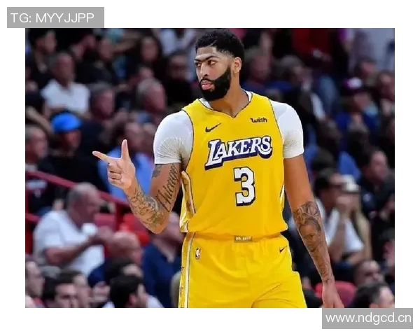 浓眉调侃三状元比一手势称自己拥有大学冠军荣耀