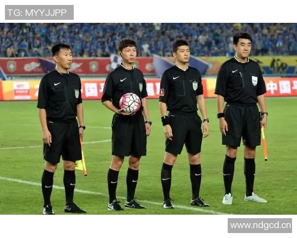 河内公安对阵北京国安巴林裁判组全力执法引关注